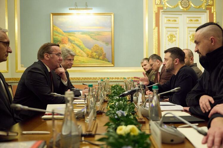 фото Офіційний сайт Президента України Зеленський подякував Німеччині за допомогу Україні у сфері оборони на 1,3 млрд євро