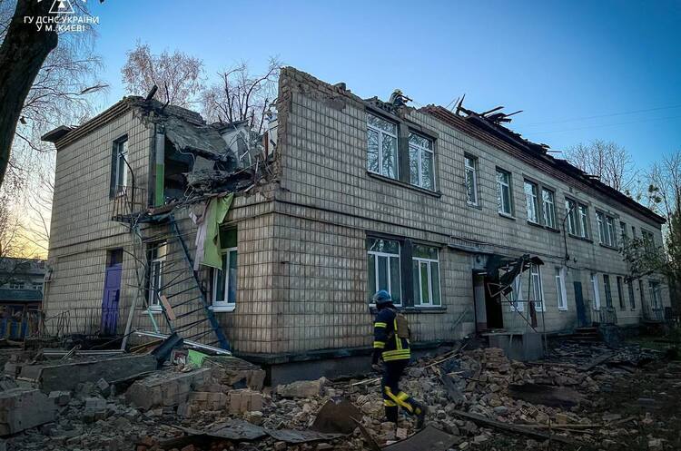 Окупанти вночі масовано атакували Київ «шахедами» (оновлено) Окупанти вночі масовано атакували Київ «шахедами» (оновлено)