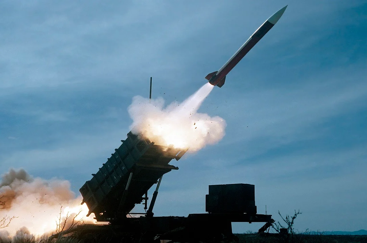В Україні взимку розгорнуть ще одну систему ППО Patriot від Німеччини В Україні взимку розгорнуть ще одну систему ППО Patriot від Німеччини