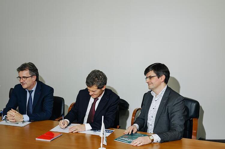 Credit Agricole Ukraine signed an agreement with the EBRD for EUR 50 million Credit Agricole Ukraine signed an agreement with the EBRD for EUR 50 million