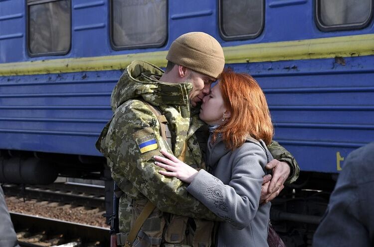 «Укрзалізниця» запускає сервіс замовлення квитків для військовослужбовців «Укрзалізниця» запускає сервіс замовлення квитків для військовослужбовців