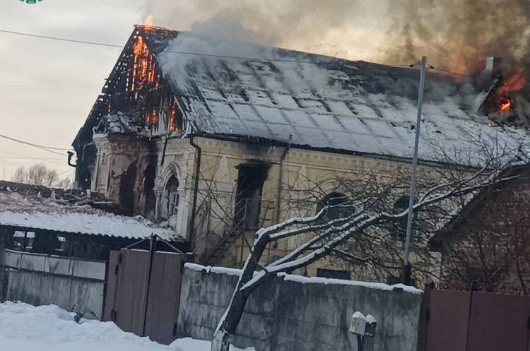 Окупанти атакували місто Середина-Буда на Сумщині Окупанти атакували місто Середина-Буда на Сумщині