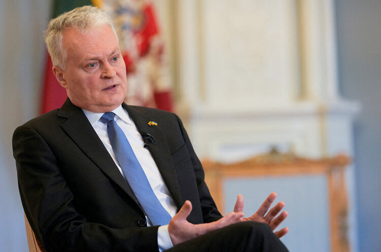 фото DR Президент Литви доручив перевірити видачу паспортів дітям Абрамовича