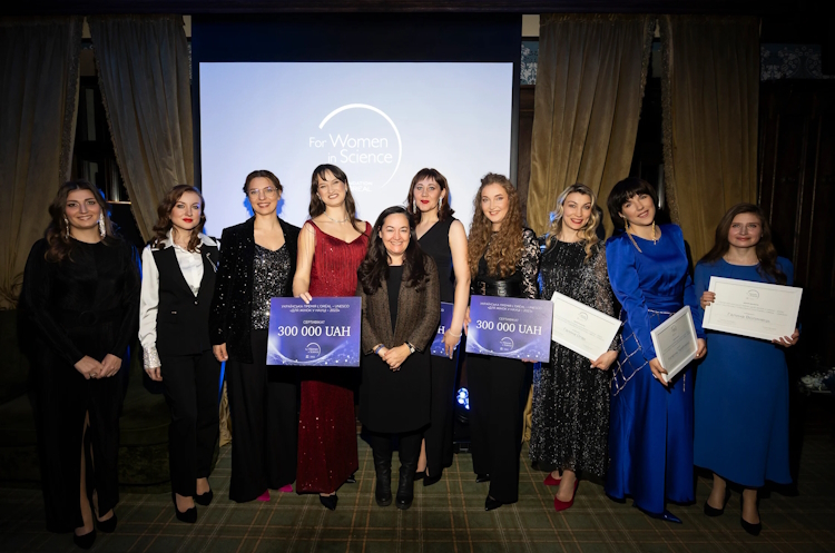 L’oréal Україна оголосила імена трьох переможниць п’ятого сезону української Премії L’oréal-UNESCO «Для жінок у науці» L’oréal Україна оголосила імена трьох переможниць п’ятого сезону української Премії L’oréal-UNESCO «Для жінок у науці»