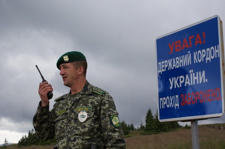 Угорські прикордонники кажуть, що демонстрація їхніх перевізників на пункті пропуску з Україною не заблокує кордон Угорські прикордонники кажуть, що демонстрація їхніх перевізників на пункті пропуску з Україною не заблокує кордон