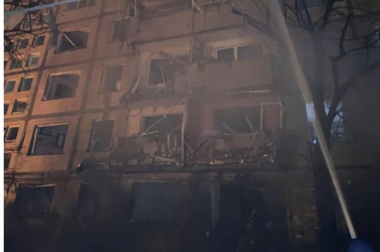 ОНОВЛЕНО: Ворог вночі здійснив ракетну атаку на Дніпровський район Києва – Кличко ОНОВЛЕНО: Ворог вночі здійснив ракетну атаку на Дніпровський район Києва – Кличко