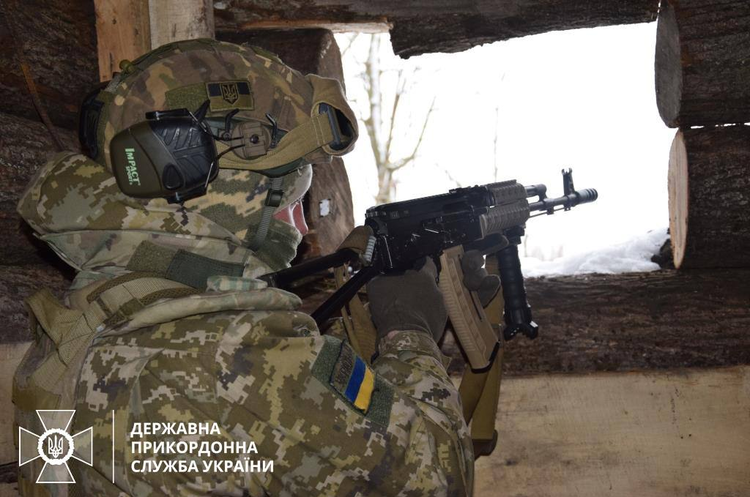 Прикордонники вступили у бій з російською ДРГ на Сумщині Прикордонники вступили у бій з російською ДРГ на Сумщині