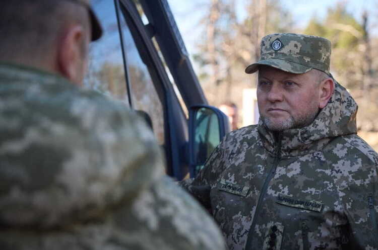 У призначених для роботи Залужного кабінетах виявили пристрої для прослуховування – Генштаб У призначених для роботи Залужного кабінетах виявили пристрої для прослуховування – Генштаб