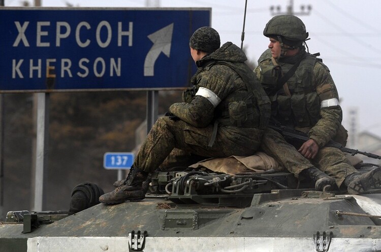 Росіяни обстріляли лікарню у Херсоні Росіяни обстріляли лікарню у Херсоні