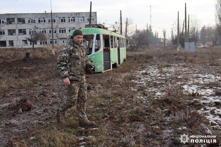 Вночі окупанти вдарили кількома ракетами С-300 по Харкову та області Вночі окупанти вдарили кількома ракетами С-300 по Харкову та області