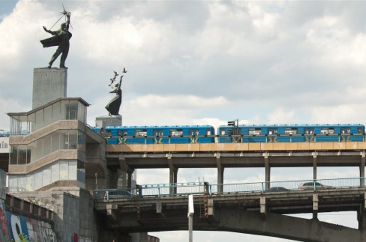 Ремонт опор мосту Метро не вплине на курсування поїздів – КМДА Ремонт опор мосту Метро не вплине на курсування поїздів – КМДА