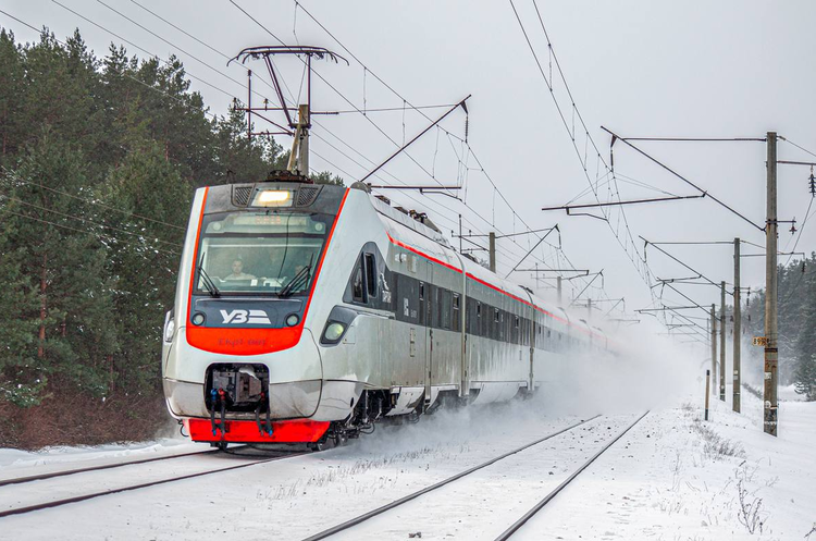 У Польщі зійшов із рейок вантажний поїзд, 2 українські рейси затримуються У Польщі зійшов із рейок вантажний поїзд, 2 українські рейси затримуються
