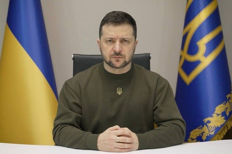 Зеленський затвердив два нові пакети санкцій РНБО Зеленський затвердив два нові пакети санкцій РНБО