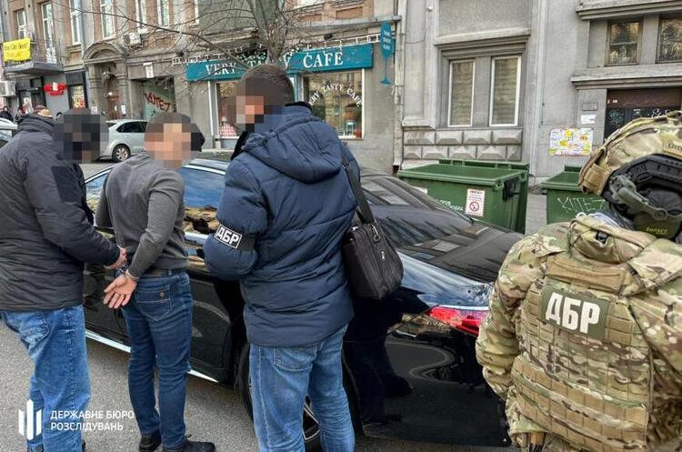 фото ДБР Львівський бізнесмен Гринкевич намагався підкупити одного з керівників ДБР за $500 тисяч