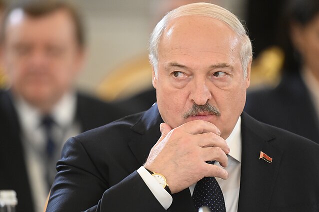 Лукашенко підписав закон про довічні недоторканість і привілеї для себе та своєї сім'ї Лукашенко підписав закон про довічні недоторканість і привілеї для себе та своєї сім'ї