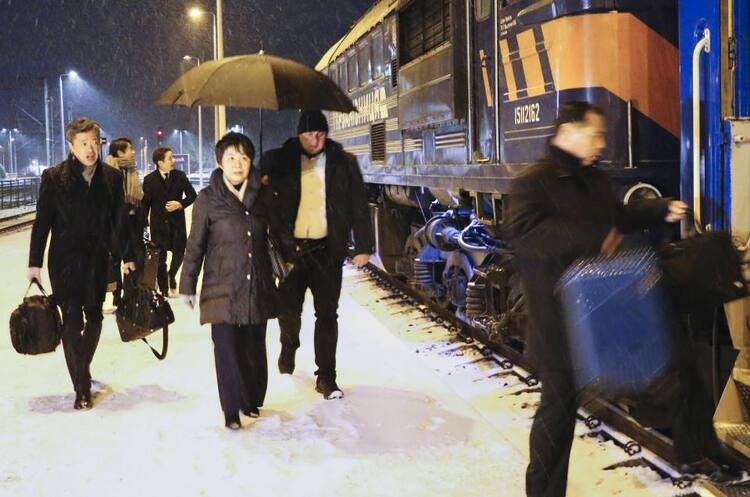 В Україну з візитом прибула голова МЗС Японії В Україну з візитом прибула голова МЗС Японії