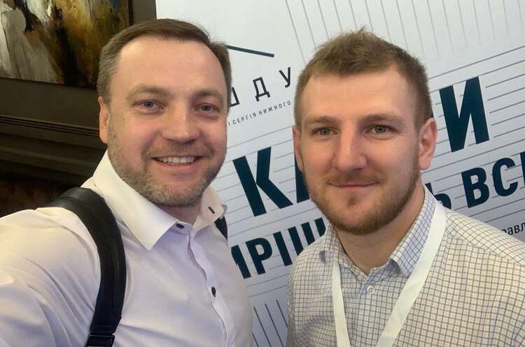 Денис Монастирський і Ростислав Смірнов. Фото з особистого архіву Ростислава Смірнова. Співзасновник батальйону «Добробат» і радник ексміністра Монастирського: «Мінімум, який можемо зробити для тих, хто пожертвував життям заради нашої країни, – пам’ятати про них»