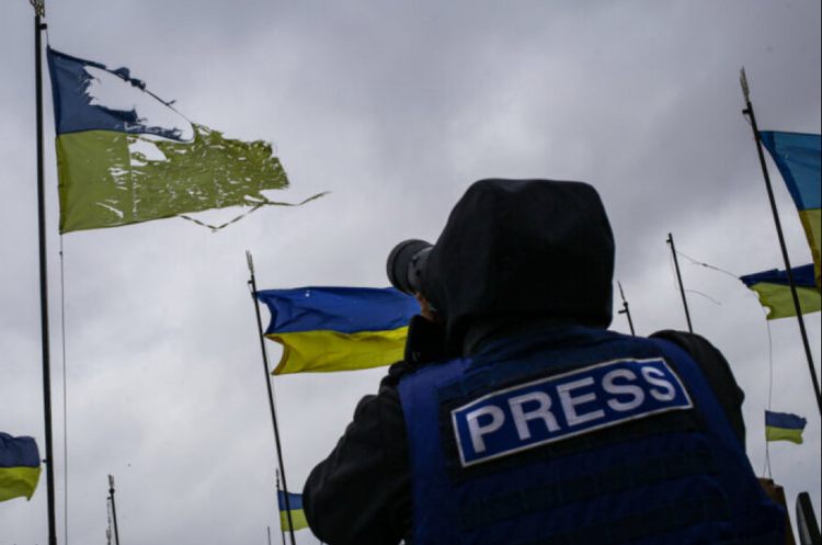 Зображення ілюстративне росіяни тримають у полоні щонайменше 25 українських журналістів