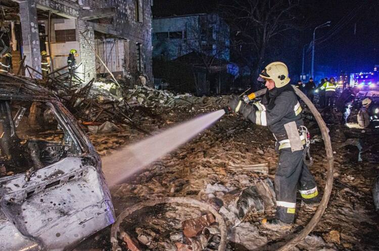 Ліквідація наслідків ударів по Харкову, 10 січня ОНОВЛЕНО Кількість постраждалих унаслідок вчорашніх ударів по Харкову зросла до 13 осіб