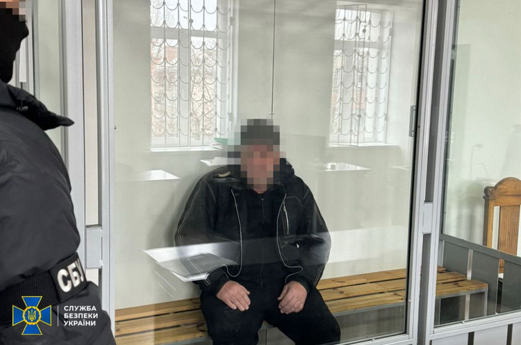 СБУ затримала ворожого агента, який наводив російські ракети по будинках у Запоріжжі СБУ затримала ворожого агента, який наводив російські ракети по будинках у Запоріжжі