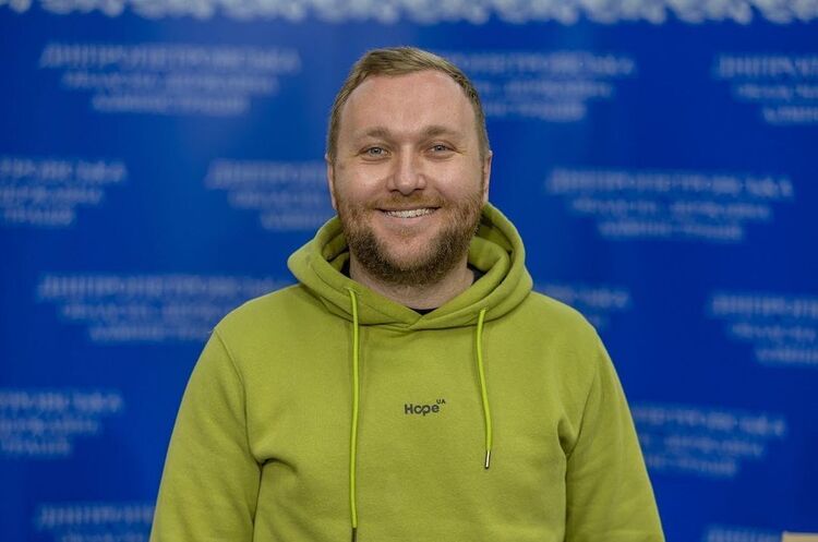 Гринкевичу оголосили нову підозру за оборудки із закупівлями одягу для ЗСУ Гринкевичу оголосили нову підозру за оборудки із закупівлями одягу для ЗСУ