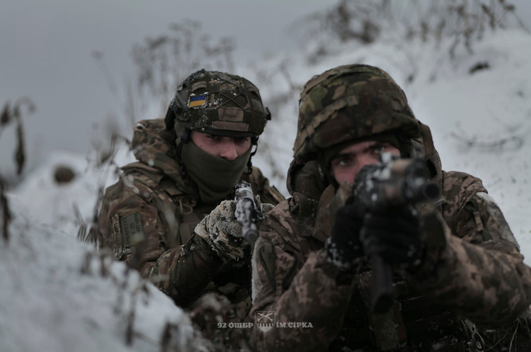 Оборонці знищили 21 танк, 38 ББМ та 24 артсистеми ворога за минулу добу Оборонці знищили 21 танк, 38 ББМ та 24 артсистеми ворога за минулу добу