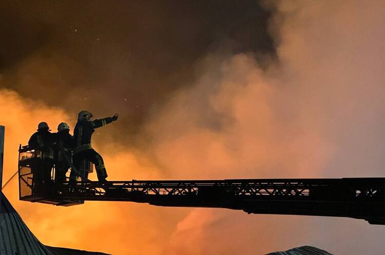 Вночі росіяни атакували Україну 14 «шахедами» Вночі росіяни атакували Україну 14 «шахедами»