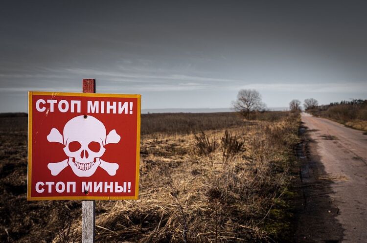 Кабмін погодив дворічний експеримент щодо сертифікації операторів протимінної діяльності Кабмін погодив дворічний експеримент щодо сертифікації операторів протимінної діяльності