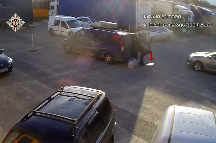 У Грузії затримали авто з вибухівкою, яку нібито українець віз до росії У Грузії затримали авто з вибухівкою, яку нібито українець віз до росії