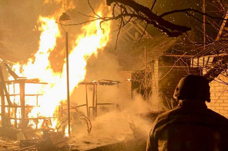 Зображення ілюстративне Окупанти тричі скинули вибухівку з дронів на гуманітарний штаб у Бериславі