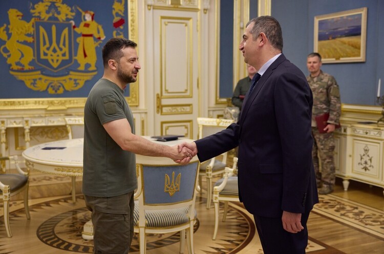 фото Офіційний сайт Президента України Виробник “Байрактарів” розповів Reuters, що будує завод біля Києва