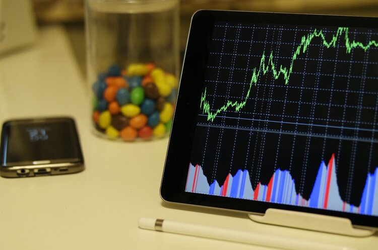 Фондовий ринок США зріс, Dow Jones та S&P 500 встановили нові рекорди Фондовий ринок США зріс, Dow Jones та S&P 500 встановили нові рекорди