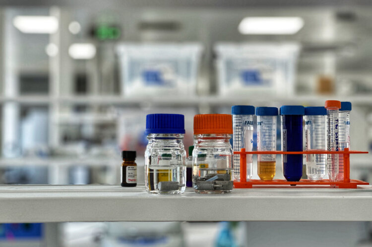 Біотехнологічна компанія I-Mab припиняє діяльність у Китаї та переорієнтовується на США Біотехнологічна компанія I-Mab припиняє діяльність у Китаї та переорієнтовується на США