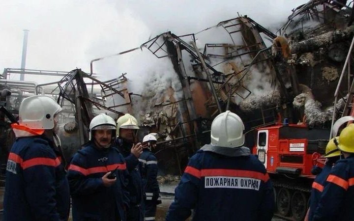 пожежа на НПЗ у Волгограді Фото: з відкритих джерел Пошкодження НПЗ в росії ставить під загрозу виконання обіцянок, зроблених у рамках угоди ОПЕК+
