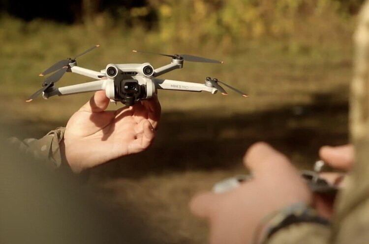 100 дронів «MAVIC від AMIC» для ЗСУ вже на передовій 100 дронів «MAVIC від AMIC» для ЗСУ вже на передовій