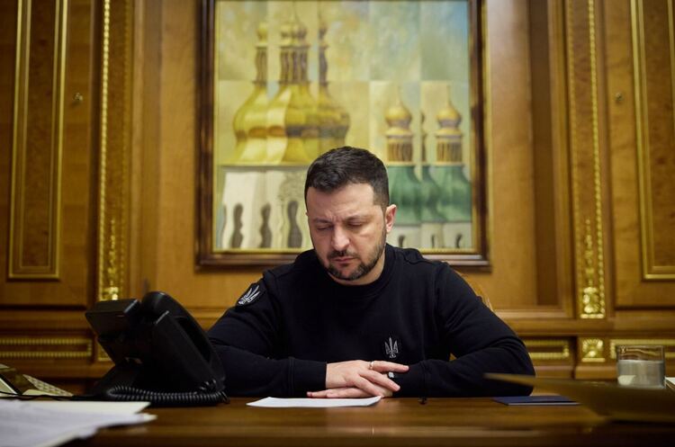 Зеленський підписав закони про продовження воєнного стану та мобілізації ще на 90 днів – сайт Ради Зеленський підписав закони про продовження воєнного стану та мобілізації ще на 90 днів – сайт Ради