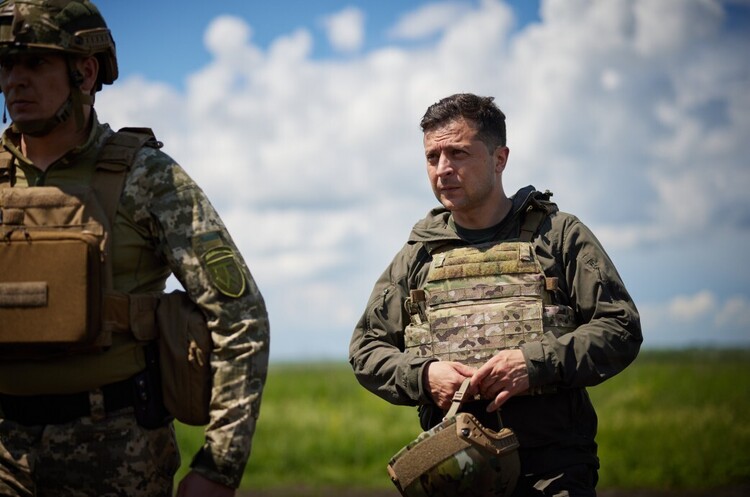 Зеленський призначив нових командувачів Сухопутних та Десантно-штурмових військ, Об'єднаних сил і Тероборони Зеленський призначив нових командувачів Сухопутних та Десантно-штурмових військ, Об'єднаних сил і Тероборони