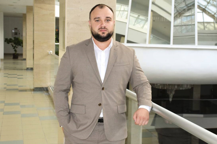 Семен Пускай, директор департаменту середнього бізнесу, муніципалітетів та комунального сектору в Укрексімбанку Преміальні корпоративні картки – розрахункове рішення для бізнесу