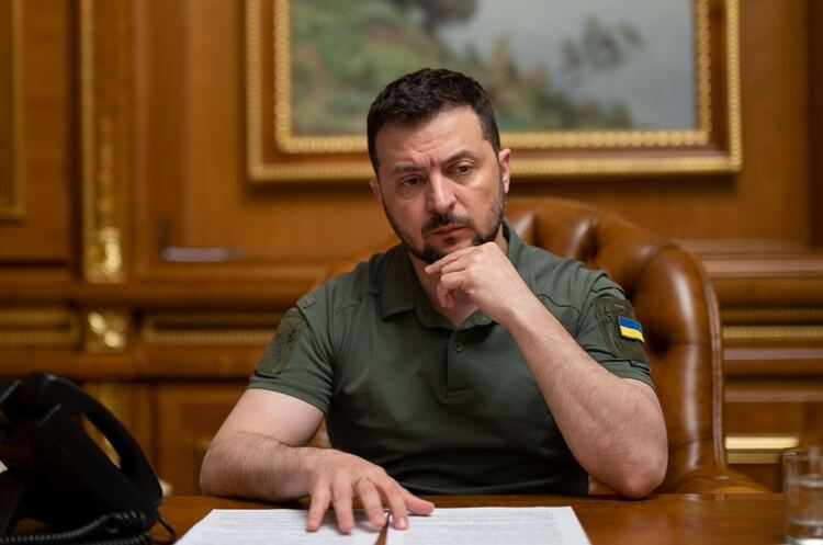 Зеленський провів селекторну нараду, де обговорили блокування на польському кордоні Зеленський провів селекторну нараду, де обговорили блокування на польському кордоні