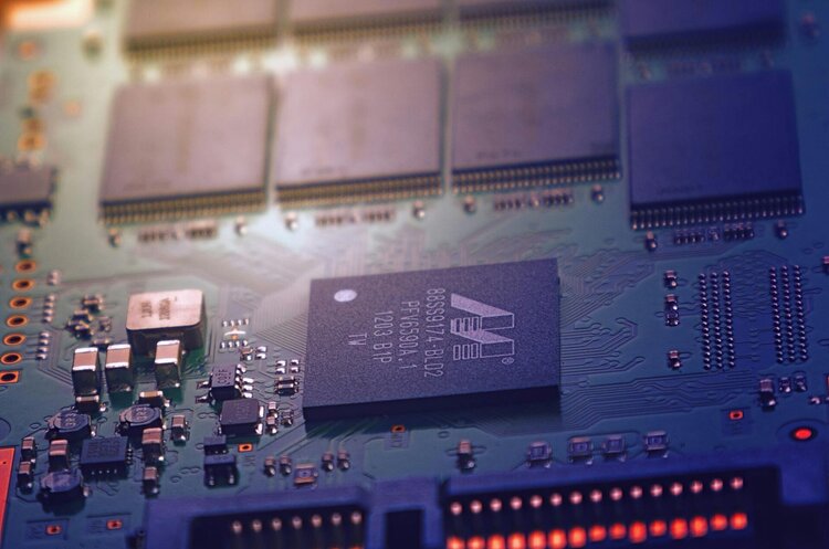 Фото: Рexels Intel та Microsoft підписали угоду на суму понад $15 млрд