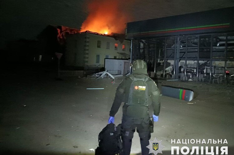 Армія рф зруйнувала ударами С-300 вокзал, храм, 14 будинків в Констянтинівці Армія рф зруйнувала ударами С-300 вокзал, храм, 14 будинків в Констянтинівці