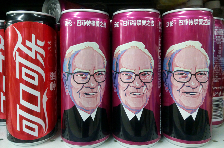 Вишнева Coca-Cola з портретом Баффета на полицях китайського супермаркета Воррен Баффет і прокляття регуляторної політики: головні думки «пророка з Омахи» про 2024 рік