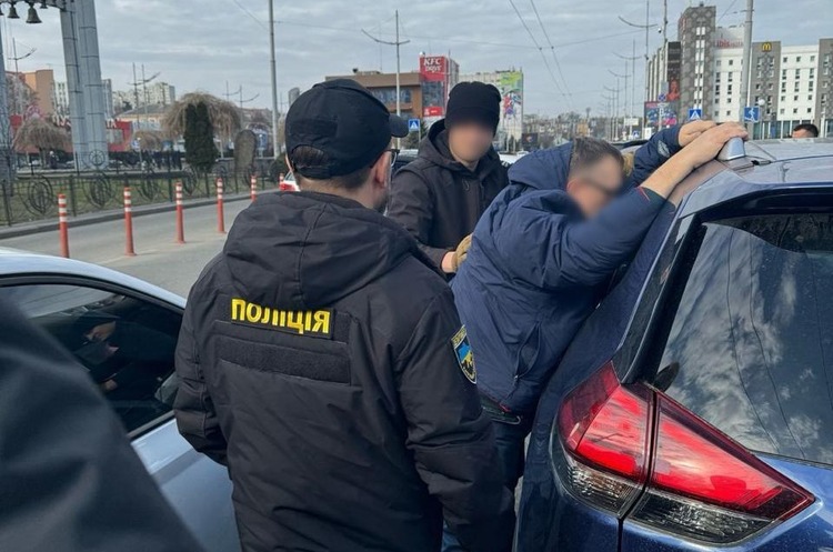 Правоохоронці повідомили директору департаменту «Укрнафти» про підозру у вимаганні хабаря за оренду землі «Полтаванафтогазу» Правоохоронці повідомили директору департаменту «Укрнафти» про підозру у вимаганні хабаря за оренду землі «Полтаванафтогазу»