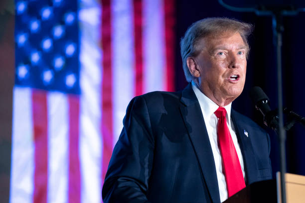 Трампу заборонили брати участь у праймеріз штату Іллінойс Трампу заборонили брати участь у праймеріз штату Іллінойс