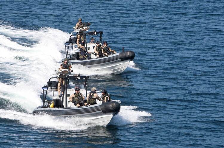 https://english.defensie.nl Нідерланди передадуть Україні катери і десантні кораблі
