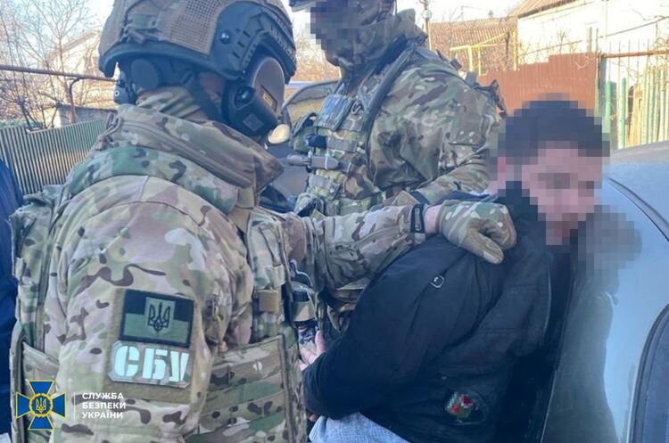 У Запоріжжі затримали ворожого агента, який намагався підірвати поштове відділення У Запоріжжі затримали ворожого агента, який намагався підірвати поштове відділення