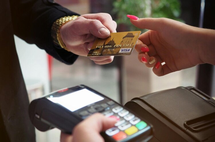 Фото: Рexels Visa та Western Union підписали семирічну угоду