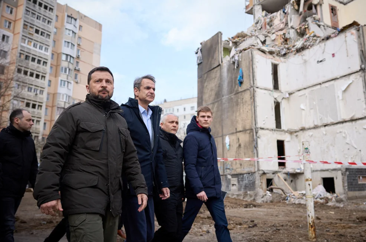 На момент удару по Одесі кортеж Зеленського був у 500 м від вибуху – CNN На момент удару по Одесі кортеж Зеленського був у 500 м від вибуху – CNN