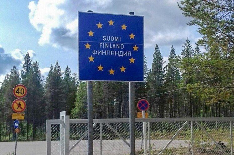 фото DR Влада Фінляндії вимагає вивезти з країни автомобілі з російськими номерами до 16 березня
