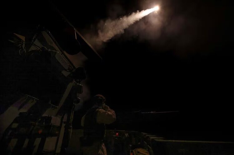ЗС США, Франції та Британії відбили масштабну атаку єменських хуситів у Червоному морі – Reuters ЗС США, Франції та Британії відбили масштабну атаку єменських хуситів у Червоному морі – Reuters